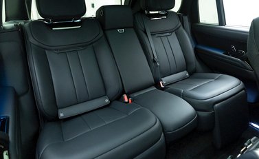 Land Rover Range Rover P510e SV 13