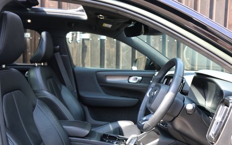 Volvo XC40 B4 R-Design Pro AWD MHEV - Pan Roof, Leather, Apple CarPlay 12