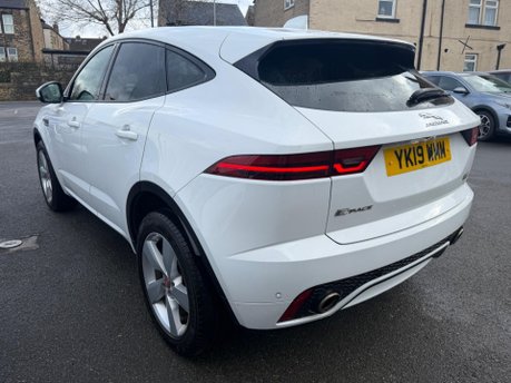 Jaguar E-Pace R-DYNAMIC SE 6