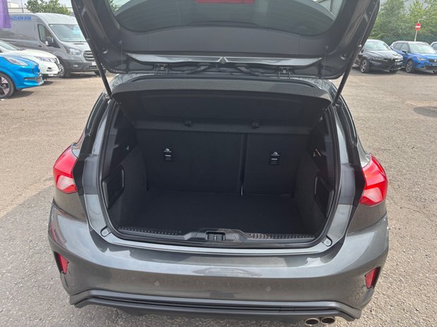 Ford Focus ST-LINE 10