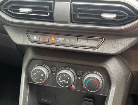 Dacia Sandero 1.0 Sandero Essential SCe 5dr 18