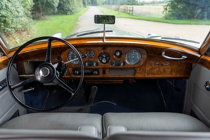 Rolls-Royce Silver Cloud II LWB 18
