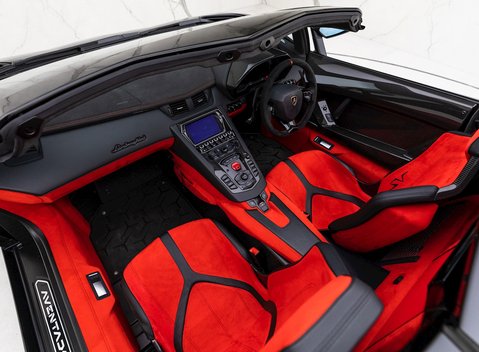 Lamborghini Aventador SV LP 750-4 Roadster 17