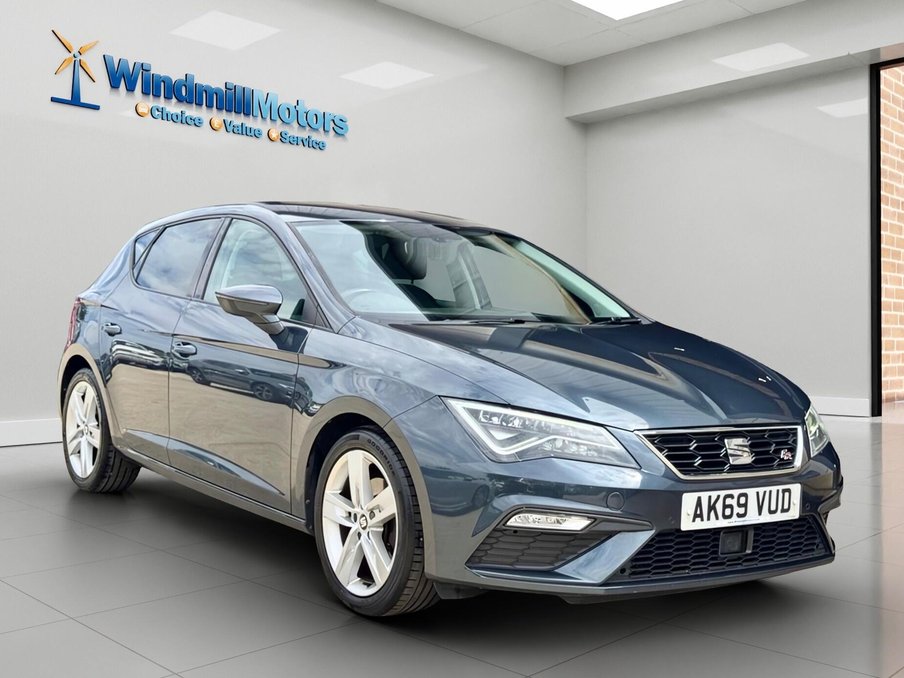 2019 SEAT Leon exterior view