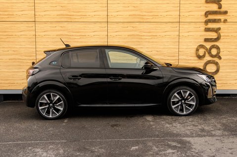 Peugeot 208 GT PREMIUM 10