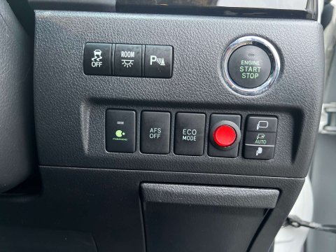 Toyota Vellfire GOLDEN EYES II V6 30