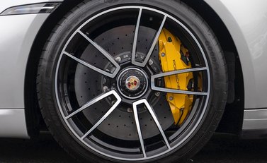 Porsche 911 (992) Turbo S 10