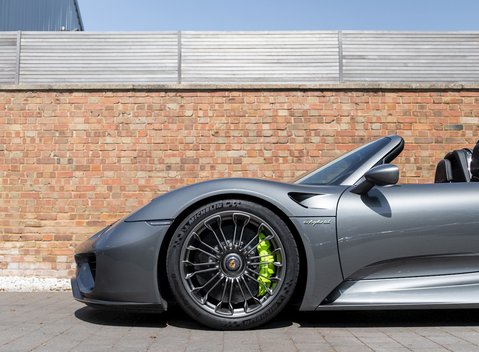 Porsche 918 Spyder 32