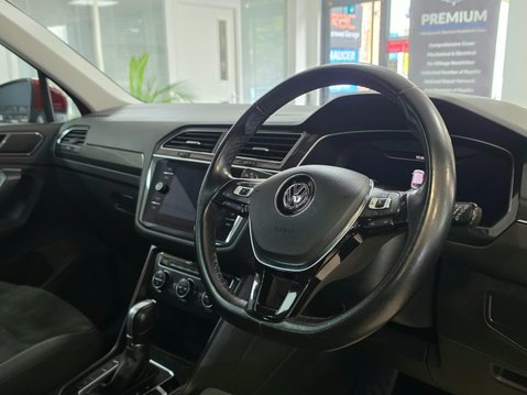 Volkswagen Tiguan 2.0 TDI SEL DSG 4Motion Euro 6 (s/s) 5dr 4