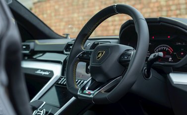 Lamborghini Urus 11