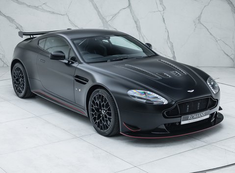 Aston Martin V12 Vantage S 11