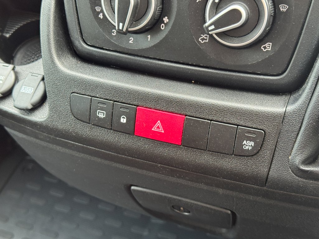 2023 Citroen RelayMWB L2H2 Medium Roof Enterprise 35 Air Con Nav EURO 6 — thumbnail 34 of 51