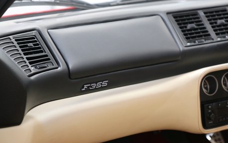 Ferrari F355 Berlinetta - Manual - Rare Carbon-Kevlar Racing Seats 38