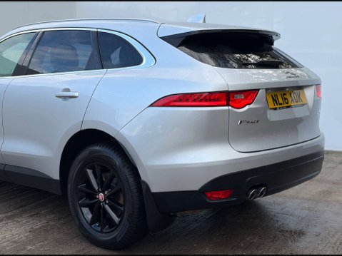 Jaguar F-Pace 2.0 F-PACE Prestige AWD D Auto 4WD 5dr 54