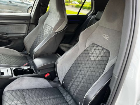 Volkswagen Golf 1.5 Golf R-Line TSi 5dr 42