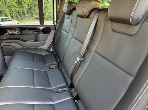 Ineos Grenadier FIELDMASTER EDITION 38