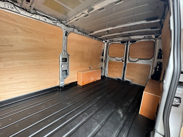 Ford Transit Custom AUTO LWB L2H1 Low Roof Limited 320 Air Con Alloys Cam Sensors EURO 6 11