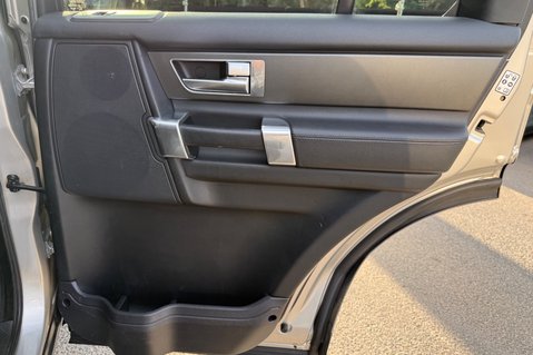 Land Rover Discovery SDV6 SE TECH - ULEZ COMPLIANT -FULL LR SERVICE HISTORY - 9 SERVICES -TOWBAR 29