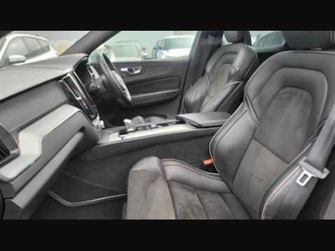 Volvo XC60 T8 TWIN ENGINE R-DESIGN PRO AWD 2