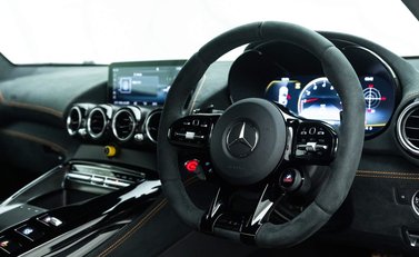 Mercedes-Benz Amg GT Black Series 5