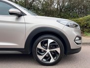 Hyundai TUCSON 2.0 CRDi Premium Auto 4WD Euro 6 5dr 8