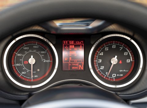 Alfa Romeo 8C Spider 18