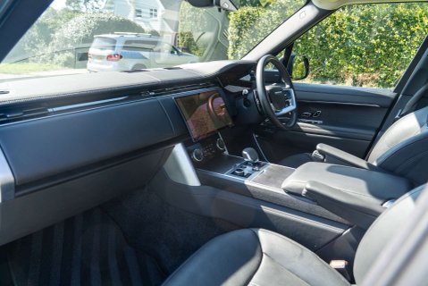 Land Rover Range Rover P440e SE 8