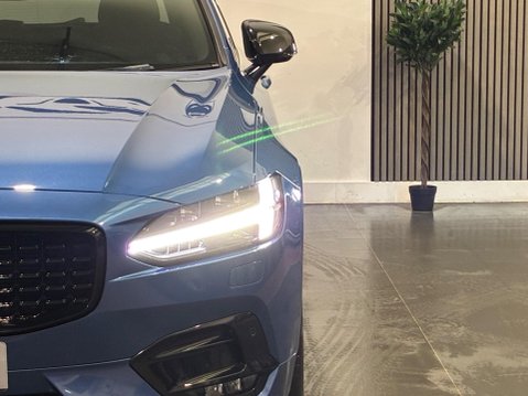 Volvo V90 2.0 D4 R-Design Auto Euro 6 (s/s) 5dr 57