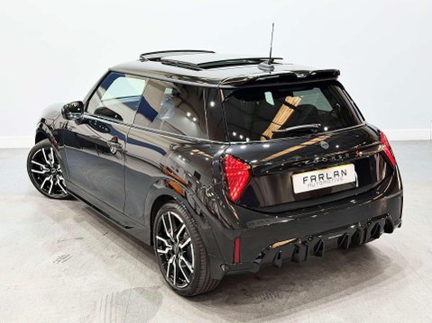 Mini Hatch 2.0S Sport Hatchback 3dr Petrol Steptronic Euro 6 (s/s) (204 ps) 30