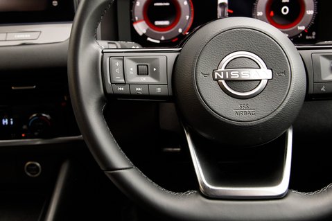 Nissan Qashqai DIG-T N-CONNECTA MHEV 18