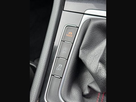 Volkswagen Golf 2.0 TSI BlueMotion Tech GTI Launch Euro 6 (s/s) 3dr 29