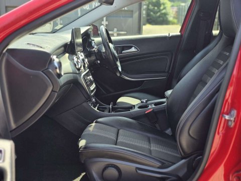 2019 Mercedes-Benz GLA thumbnail 16