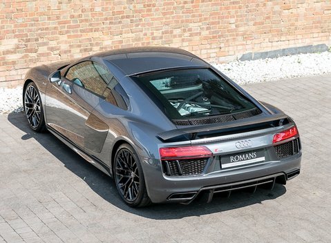 Audi R8 V10 Plus 9