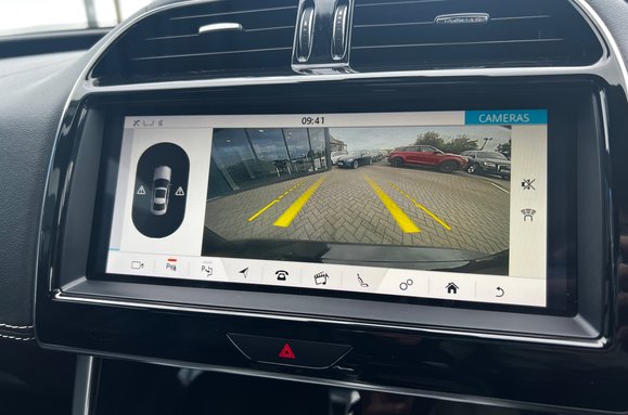 Jaguar XE R-DYNAMIC SE AUTO 38