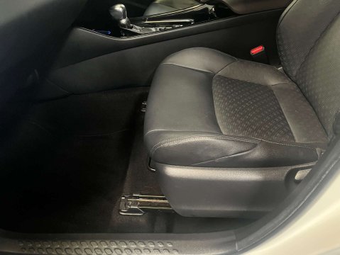 Toyota C-HR 1.8 C-HR Excel HEV CVT 5dr 31