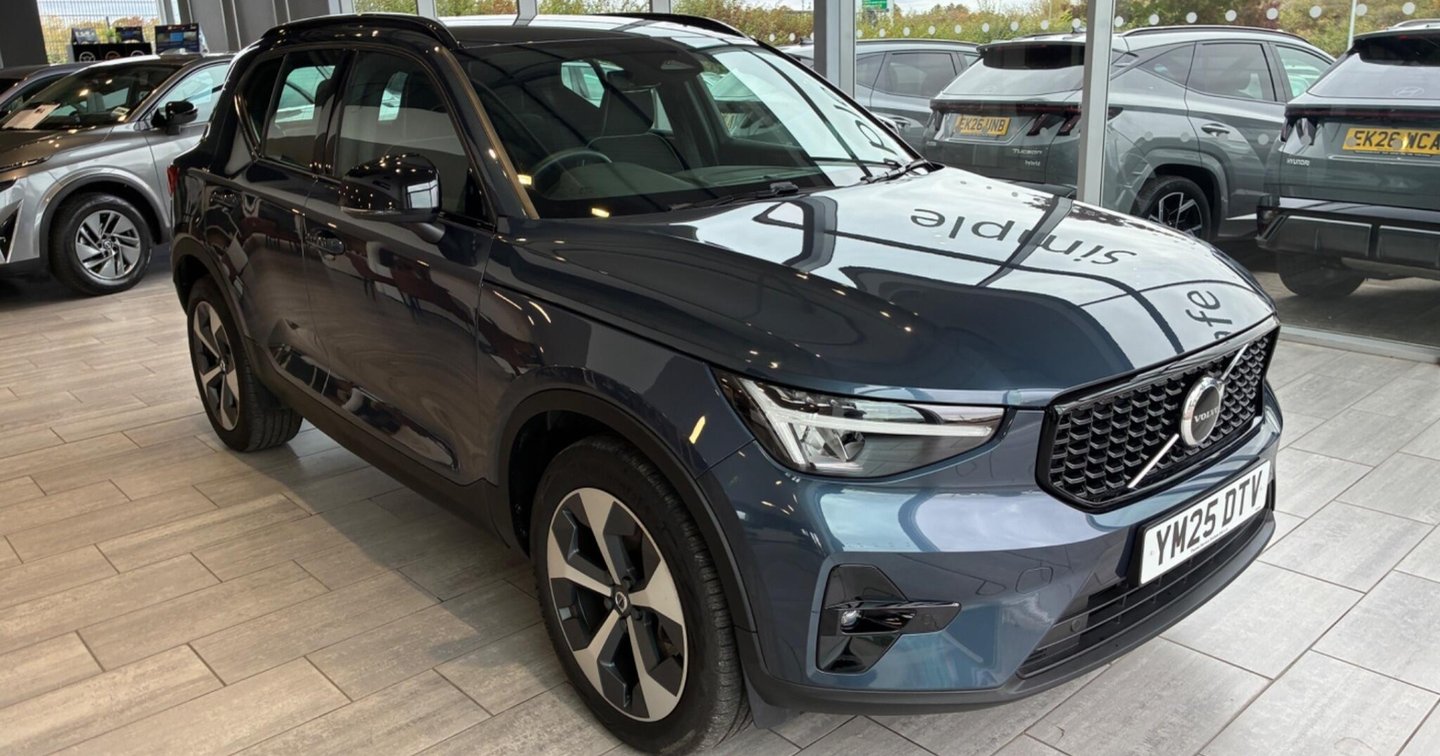 2025 Volvo XC40