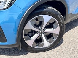 Volvo XC40 2.0 XC40 + B4 MHEV Auto 5dr 3