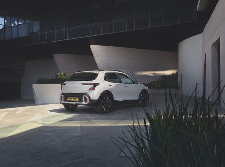 Image of parked new Kia Stonic from behind.
