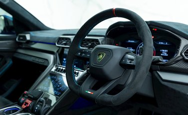 Lamborghini Urus Performante 9