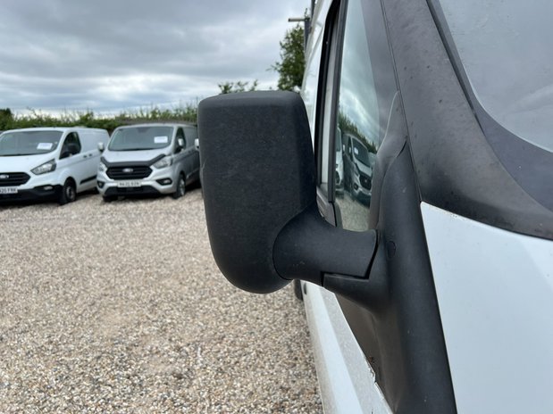 Ford Transit MWB L2H3 High Roof 350 NO VAT 18