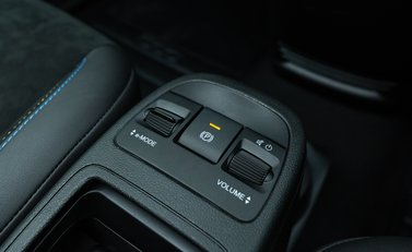 Abarth 500e Scorpionissima Cabrio 24