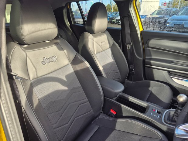 Jeep Avenger SUMMIT 10
