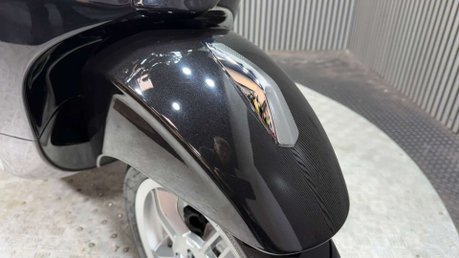 Piaggio Vespa Primavera 2026 ONLY 1K STUNNING 125CC SCOOTER 1 OWNER 41
