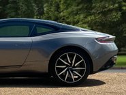 Aston Martin DB11 V12 11