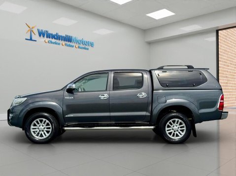 Toyota Hilux 3.0 D-4D Invincible Auto 4WD Euro 5 4dr 6