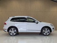 Volkswagen Touareg 3.0 Touareg V6 R-Line+ TDI BlueMotion Technology Auto 4WD 5dr 15