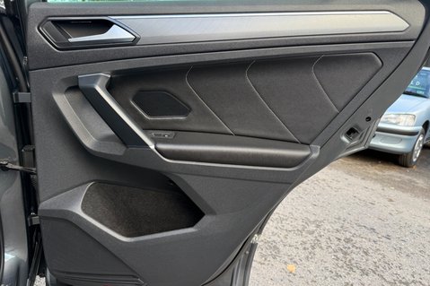 Volkswagen Tiguan R-LINE TDI BMT 4MOTION DSG -RARE LEATHER -DYNAUDIO -TOWBAR -APPLE CARPLAY  34