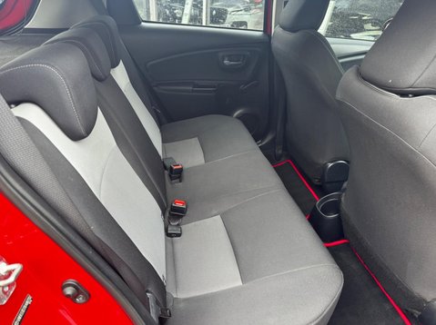 Toyota Yaris VVT-I DESIGN 57