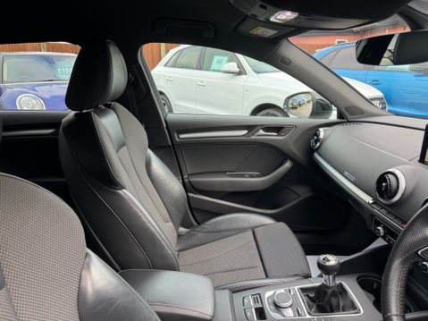Audi A3 S LINE TFSI BLACK EDITION 25