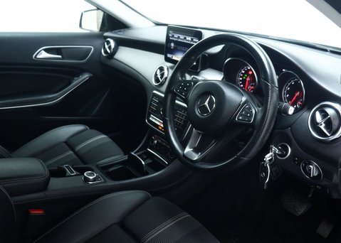 Mercedes-Benz GLA 1.6 GLA180 GPF Urban Edition SUV 5dr Petrol 7G-DCT Euro 6 (s/s) (122 ps) 42